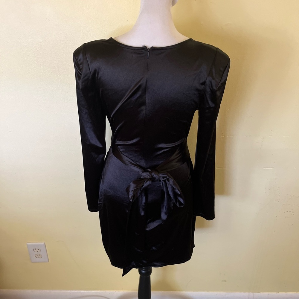 Better Be Black Cut-Out Long Sleeve Dress Size Medium - Picture 7 of 8
